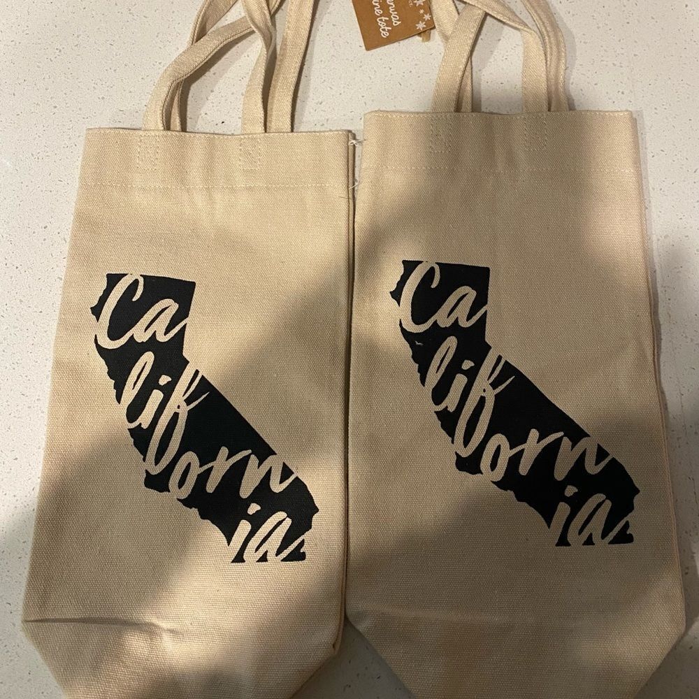 NWT California canvas wine bags set of 2